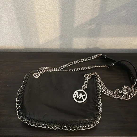 Michael Kors Small Chelsea Messenger Bag Black Leather With Chain - Picture 8 of 9